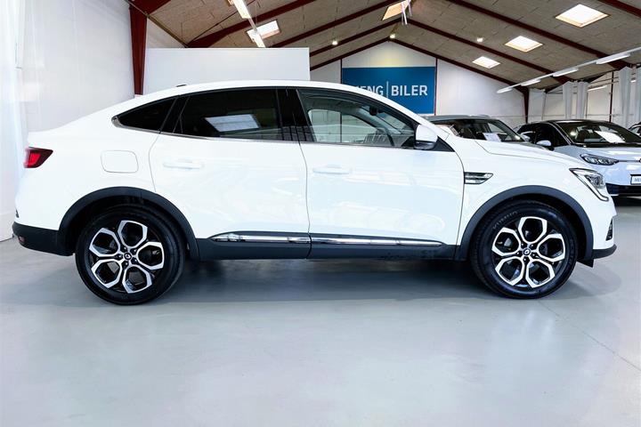 Hvid Renault Arkana fra 2023
