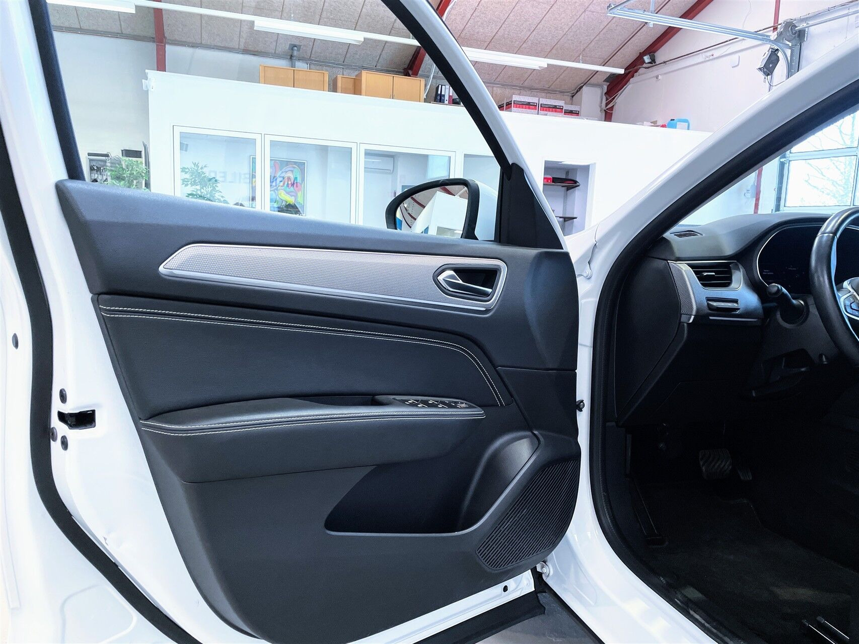 Hvid Renault Arkana fra 2023