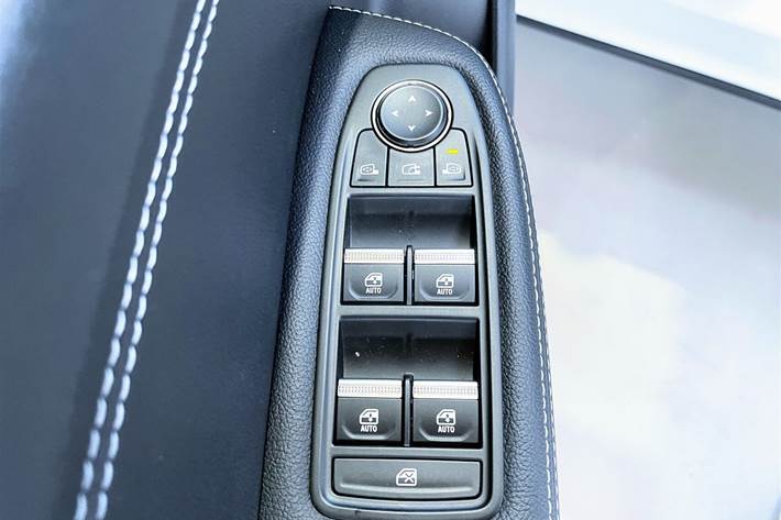 Hvid Renault Arkana fra 2023