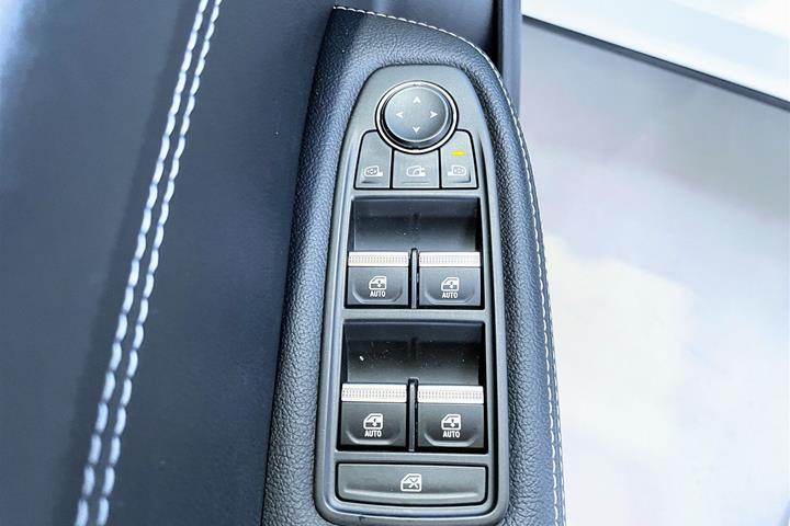 Hvid Renault Arkana fra 2023