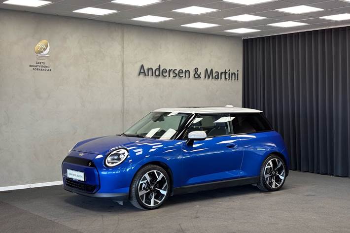 Blå Mini Cooper fra 2024