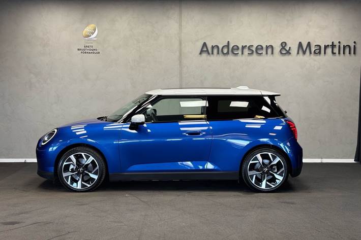 Blå Mini Cooper fra 2024