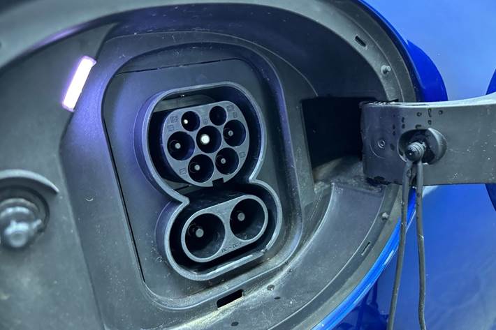 Blå Mini Cooper fra 2024