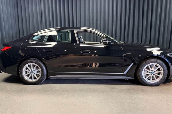 Sort BMW i4 fra 2024