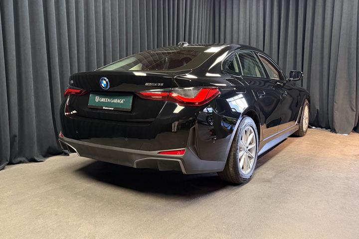 Sort BMW i4 fra 2024
