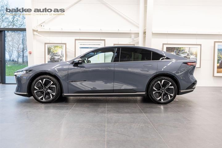 Grå Mazda 6e fra 2026