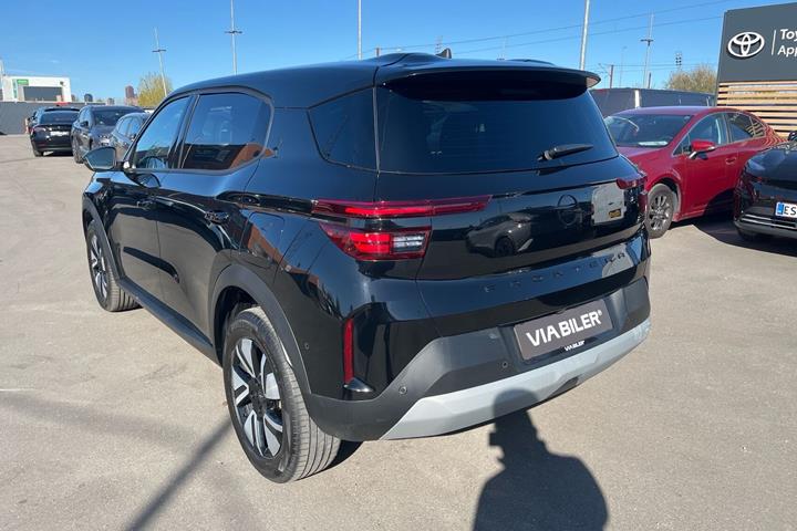 Sort Opel Frontera fra 2025