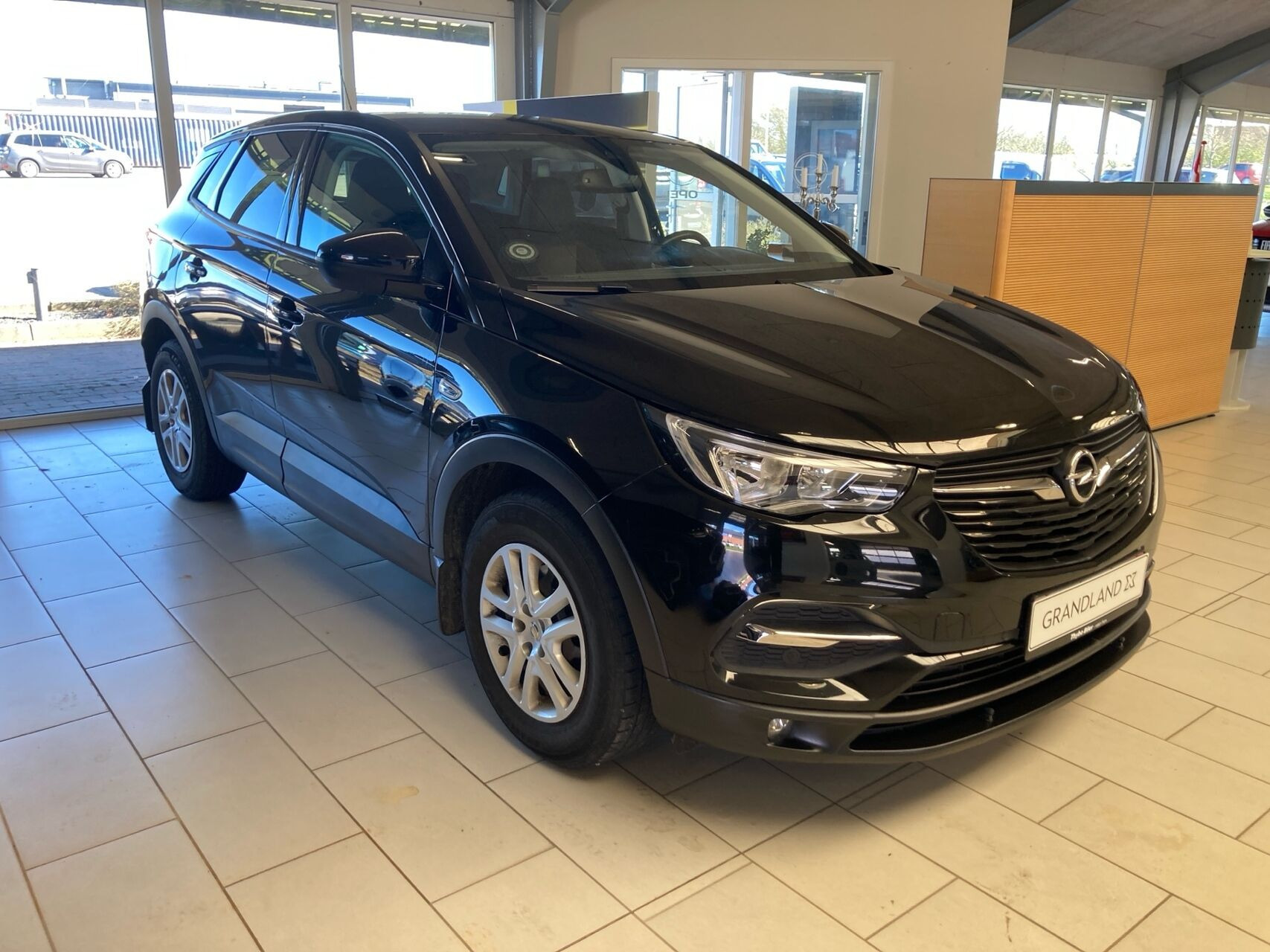 Sort Opel Grandland X fra 2020