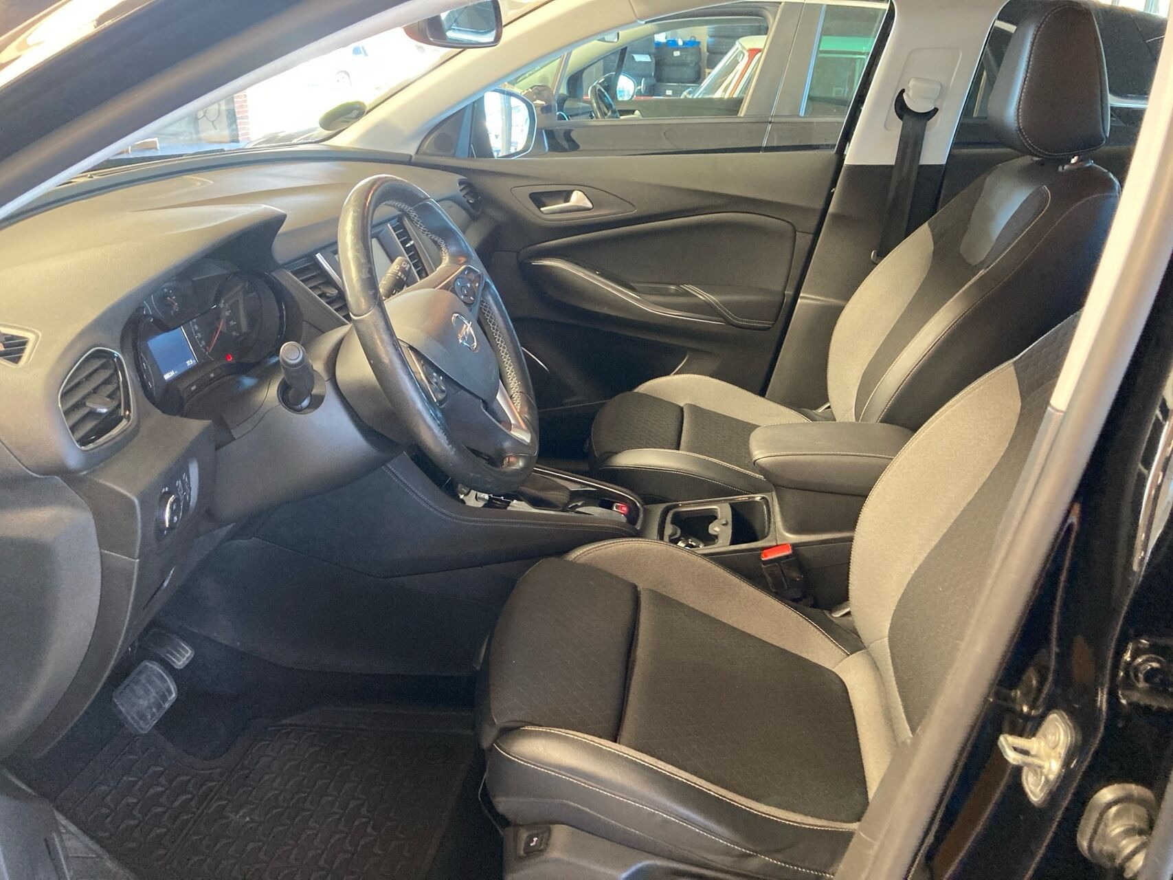 Sort Opel Grandland X fra 2020