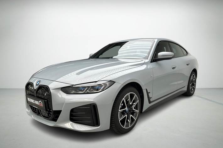 Grå BMW i4 fra 2022