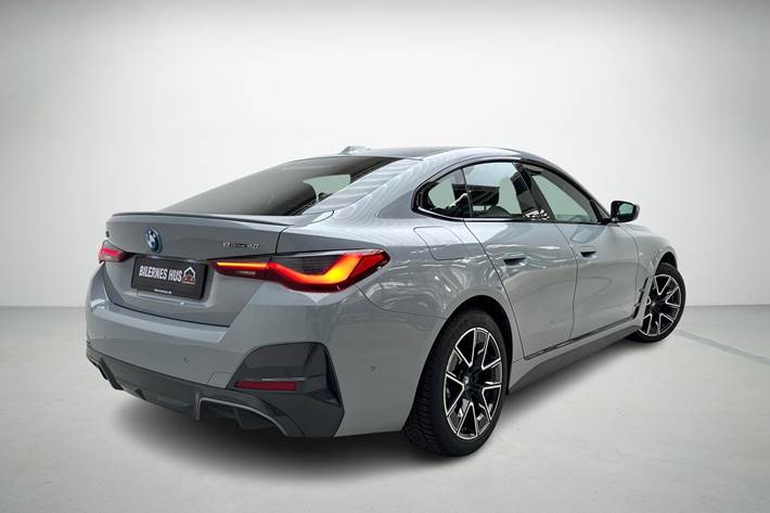 Grå BMW i4 fra 2022