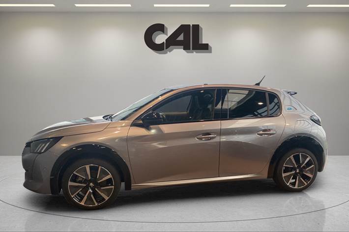Grå Peugeot e-208 fra 2023