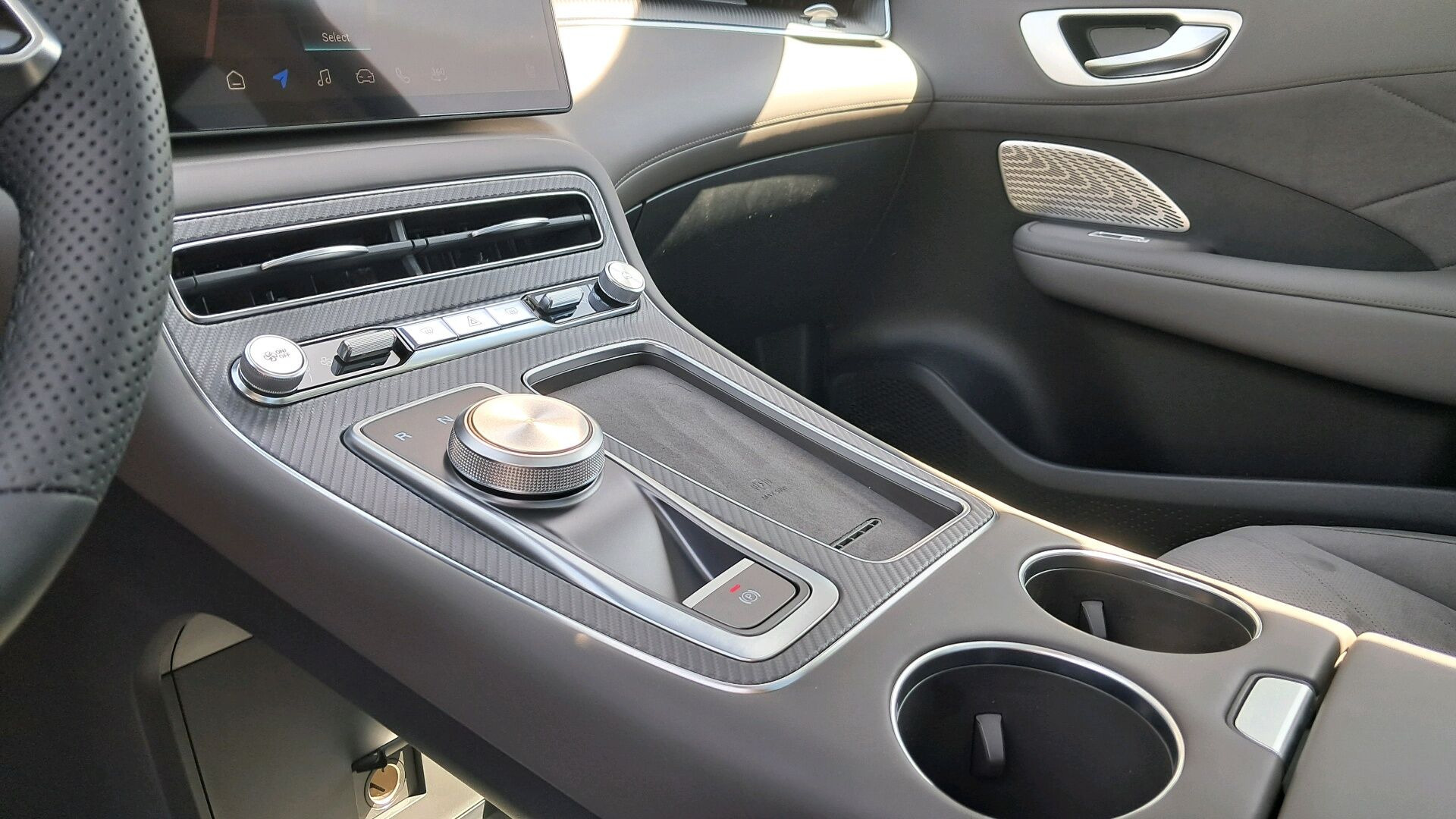 Rød MG MGS6 Electric fra 2025