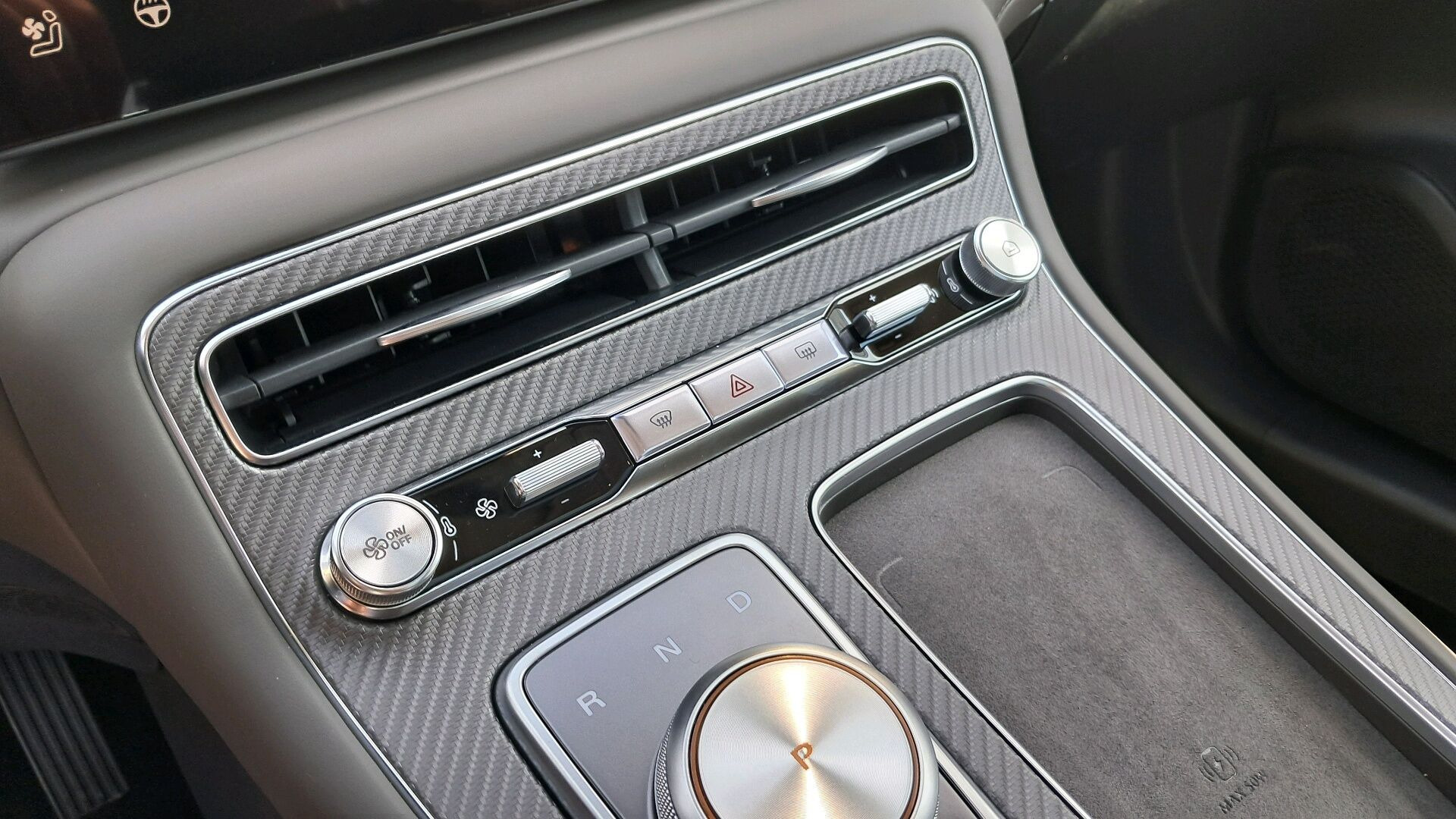 Rød MG MGS6 Electric fra 2025