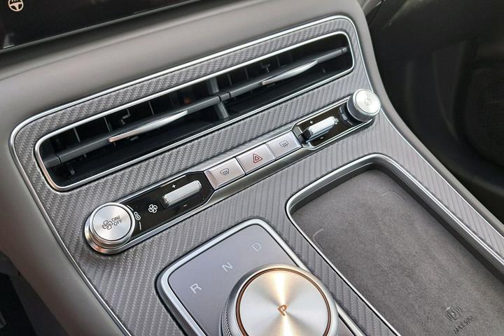 Rød MG MGS6 Electric fra 2025