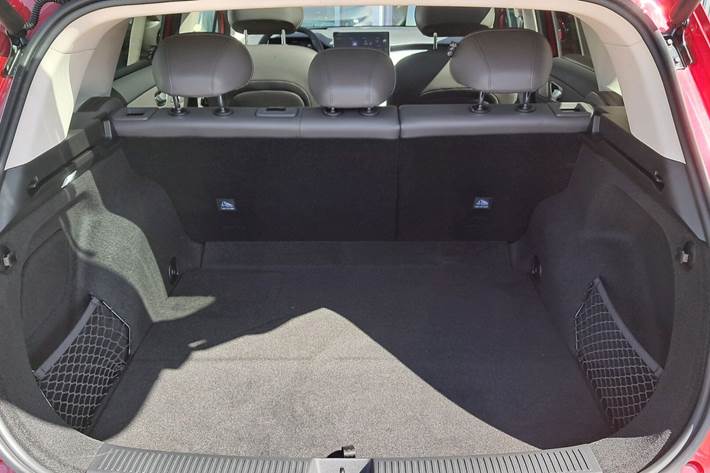 Rød MG MGS6 Electric fra 2025