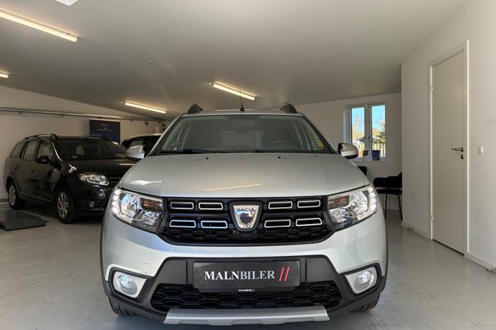 Sølv Dacia Sandero Stepway fra 2018
