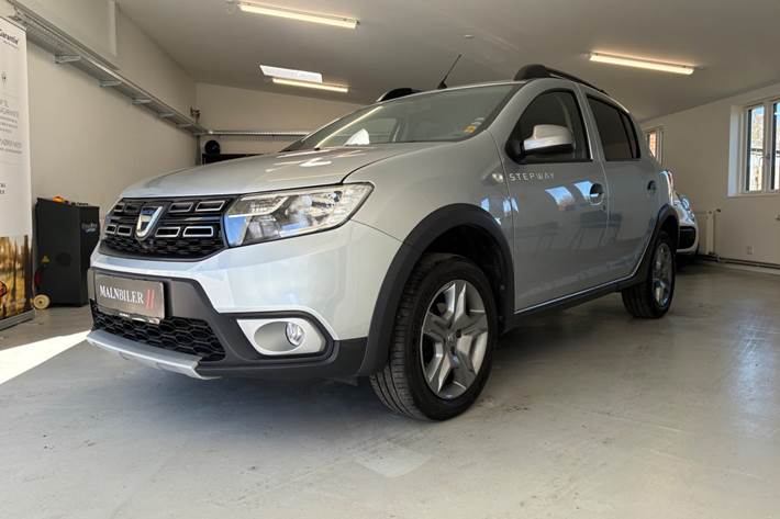 Sølv Dacia Sandero Stepway fra 2018