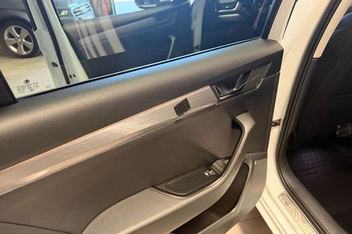 Hvid Skoda Superb fra 2018