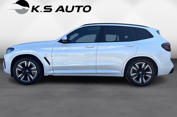 Hvid BMW iX3 fra 2022