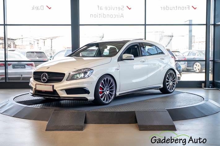 Hvid Mercedes A45 fra 2013