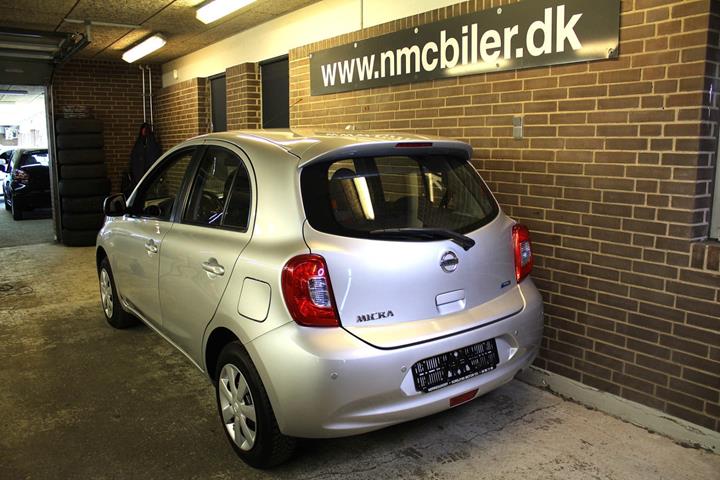 Sølv Nissan Micra fra 2014