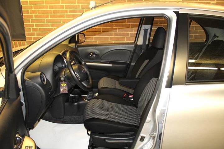 Sølv Nissan Micra fra 2014