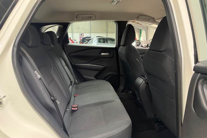 Hvid Nissan Qashqai fra 2021