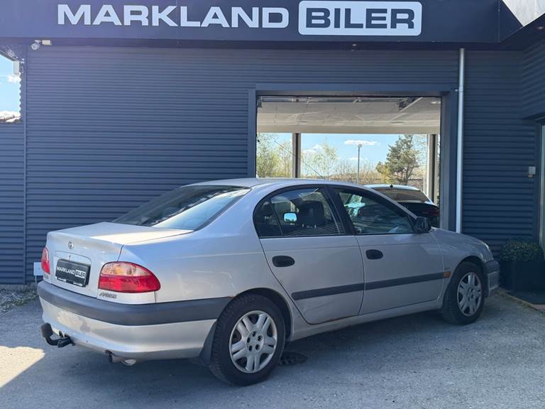 Toyota Avensis 1,8 VVT-i Natura