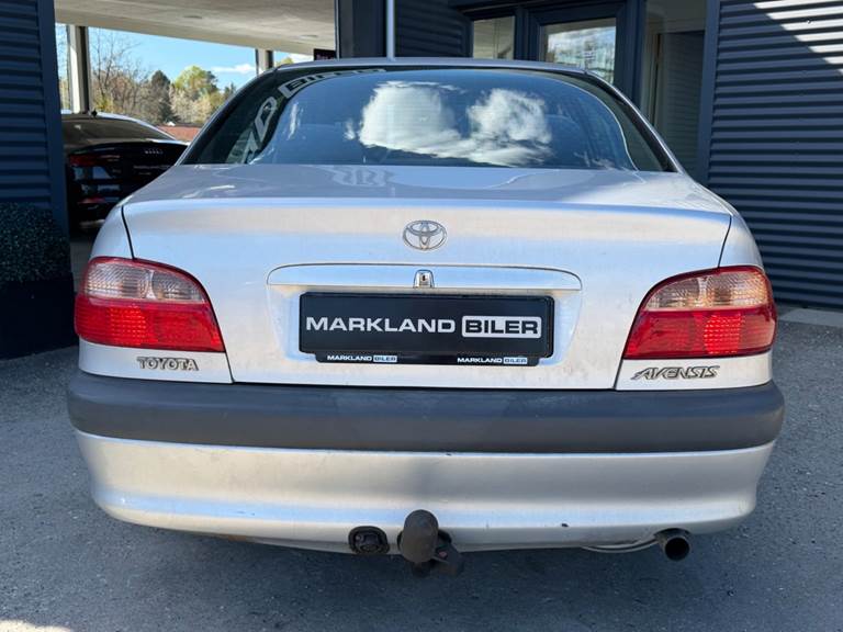 Toyota Avensis 1,8 VVT-i Natura