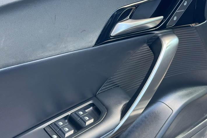 Grå MG MG4 fra 2024