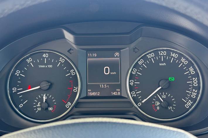 Hvid Skoda Octavia fra 2014