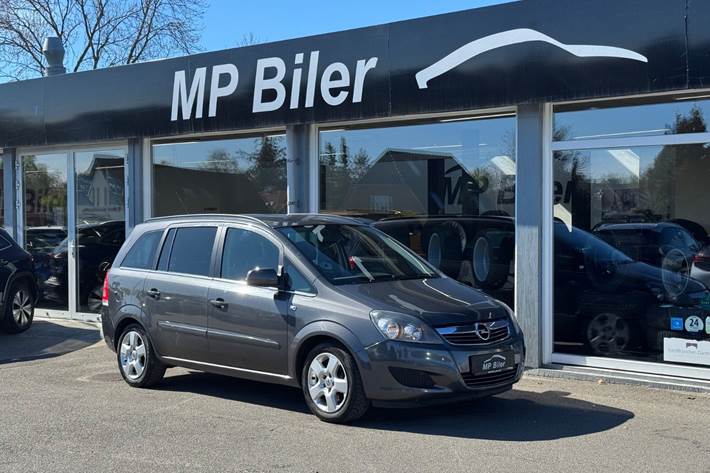 Grå Opel Zafira fra 2011