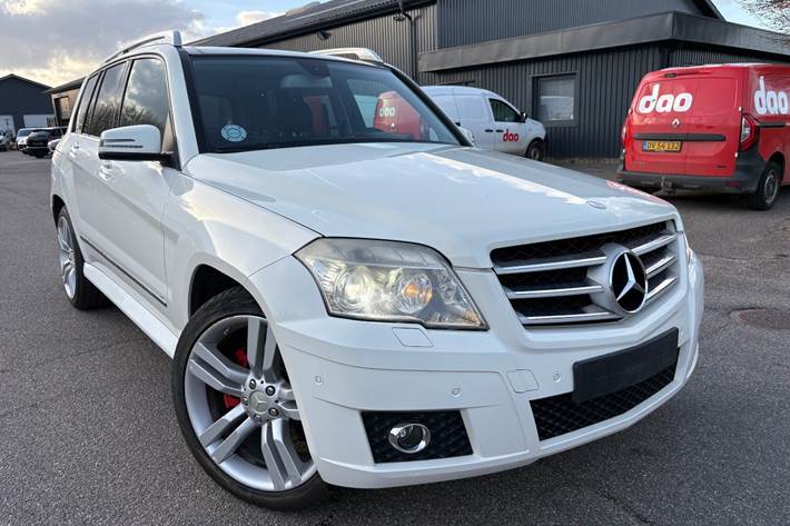 Hvid Mercedes GLK320 fra 2009