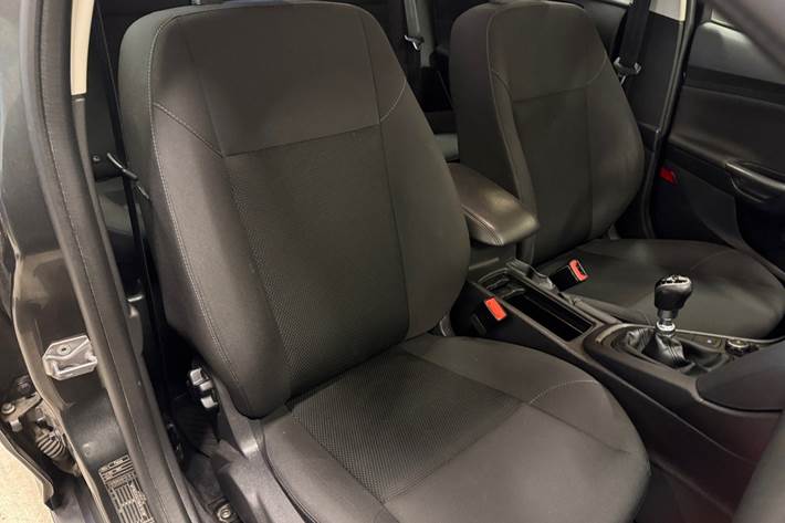 Grå Ford Focus fra 2018