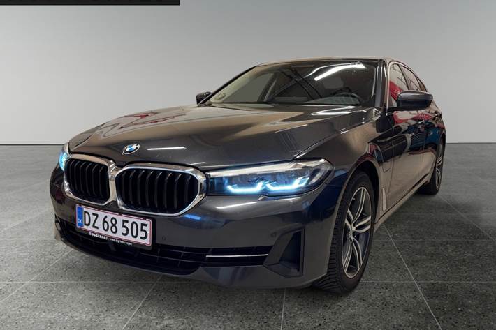 Sort BMW 530e fra 2021