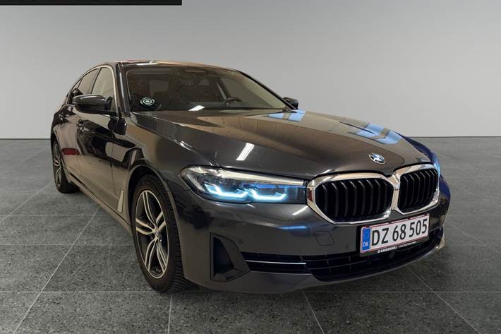 Sort BMW 530e fra 2021