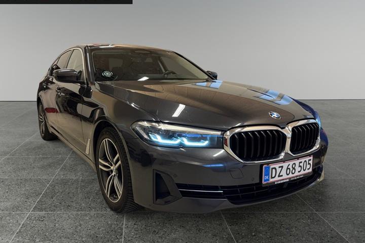 Sort BMW 530e fra 2021