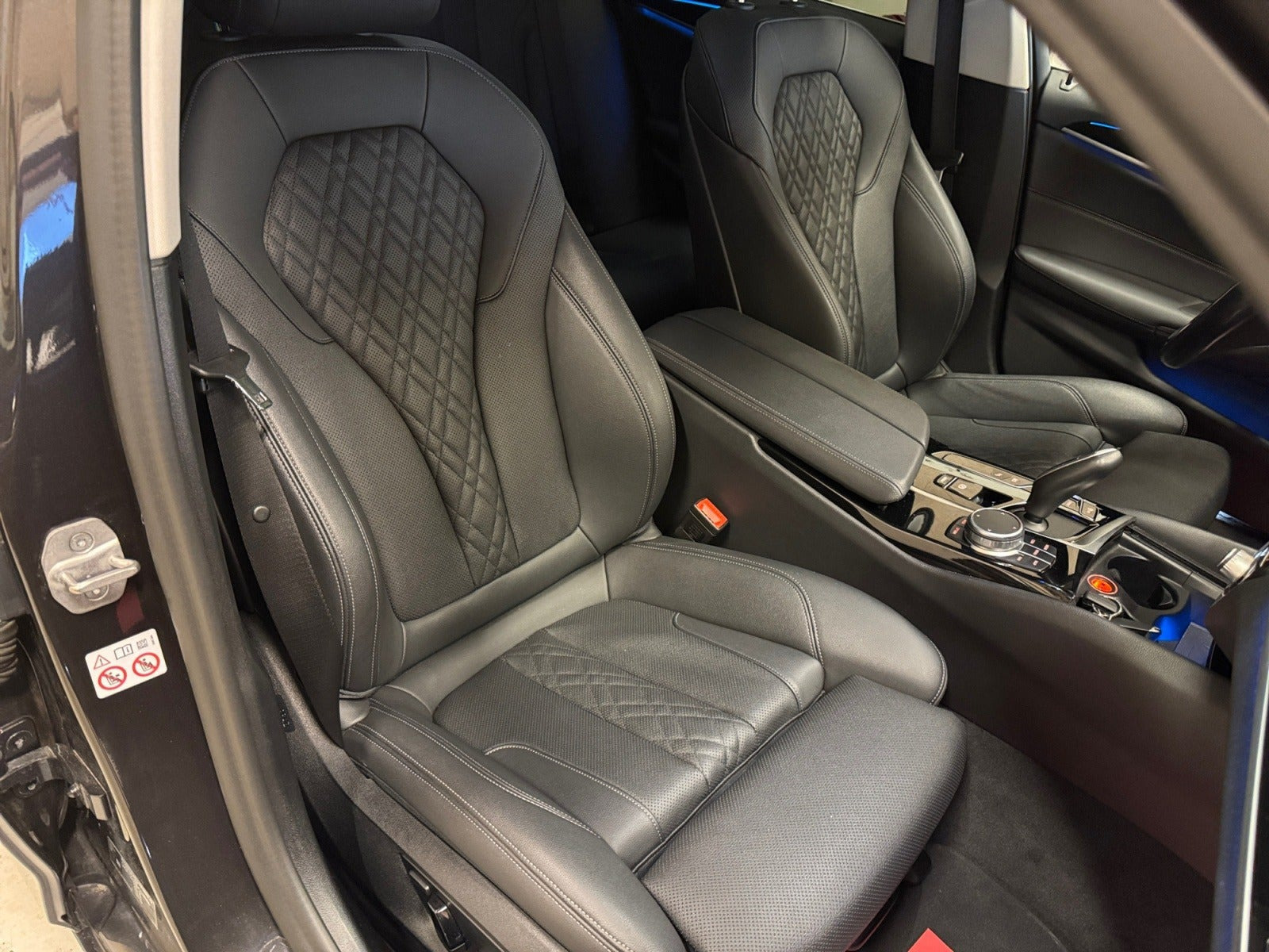 Sort BMW 530e fra 2021