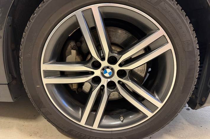 Sort BMW 530e fra 2021