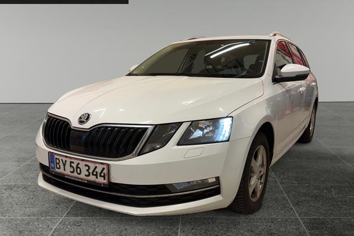 Hvid Skoda Octavia fra 2018 set udefra