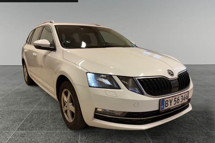 Hvid Skoda Octavia fra 2018