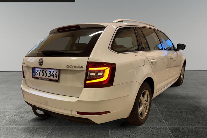 Hvid Skoda Octavia fra 2018