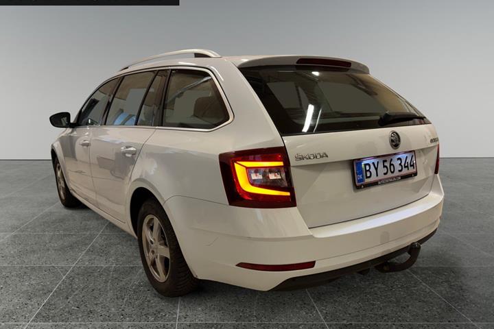Hvid Skoda Octavia fra 2018