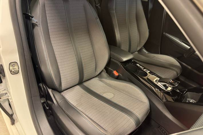 Hvid Peugeot e-208 fra 2020