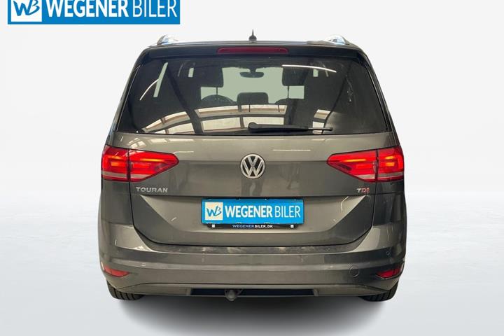 Grå VW Touran fra 2017