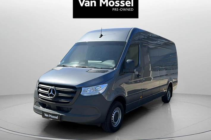 Grå Mercedes Sprinter 317 fra 2024