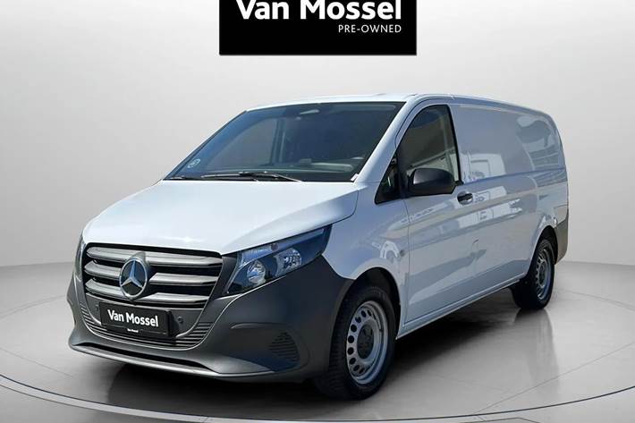 Hvid Mercedes Vito 114 fra 2024