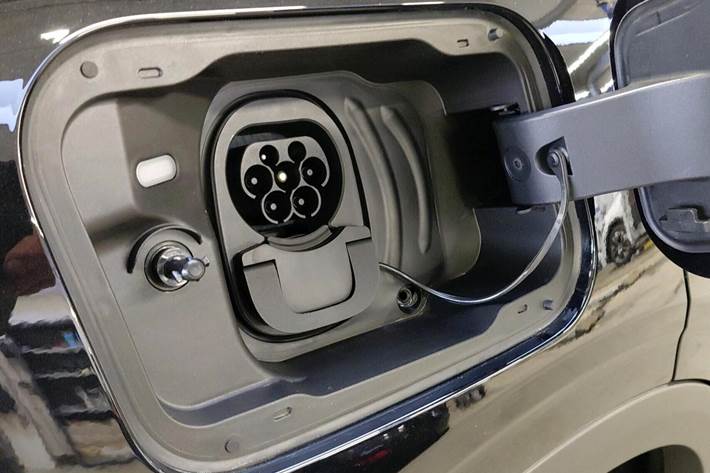 Sort Ford Explorer fra 2025