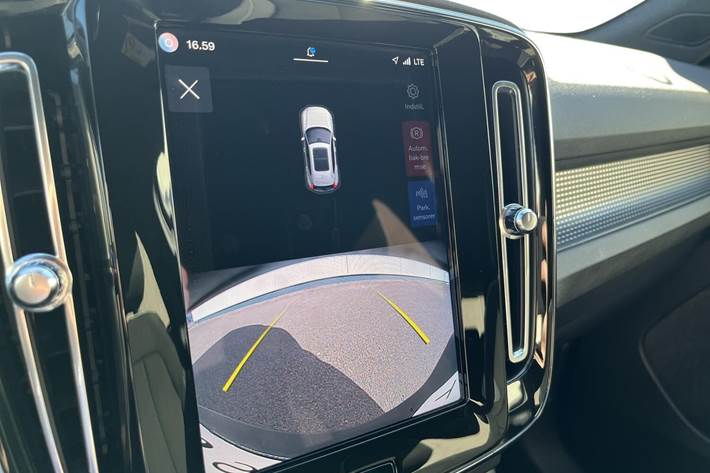 Grøn Volvo XC40 fra 2022